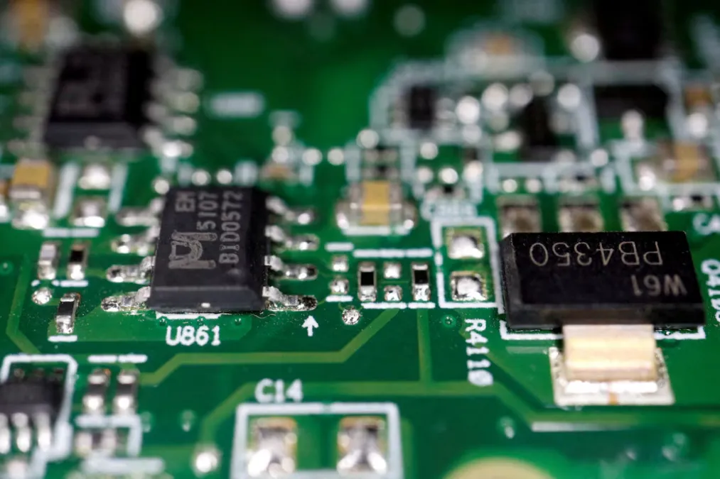 China’s Hua Hong Prepares 7 nm Chip Production Amid Push for Tech Independence