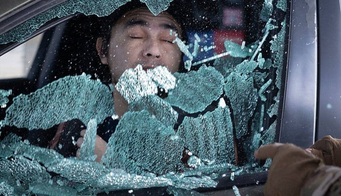 These Wild Pictures Of A Man Being Detained By ICE Are Going Viral